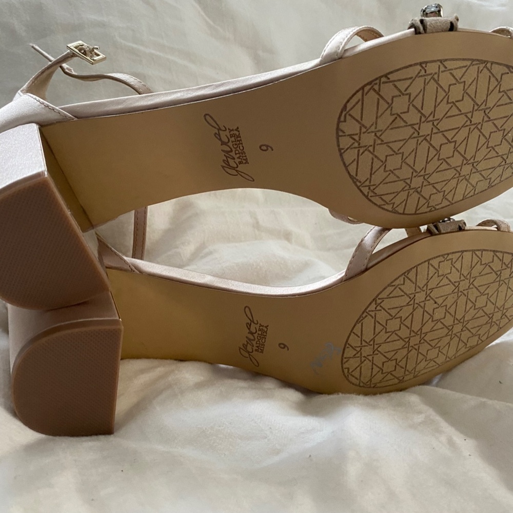 badgley mischka champagne shoes